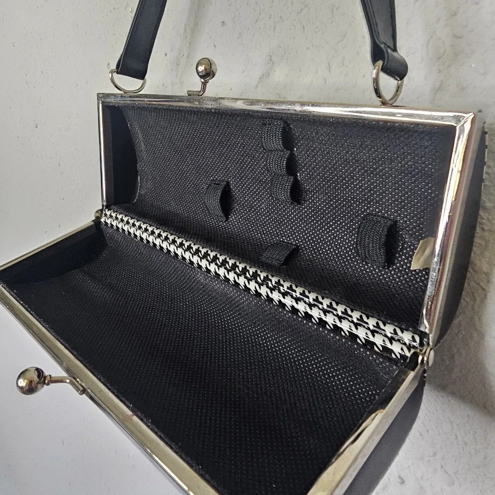 Vintage Style Houndstooth Kiss Lock Handbag Black White Cylinder Top Handle‎ Bag